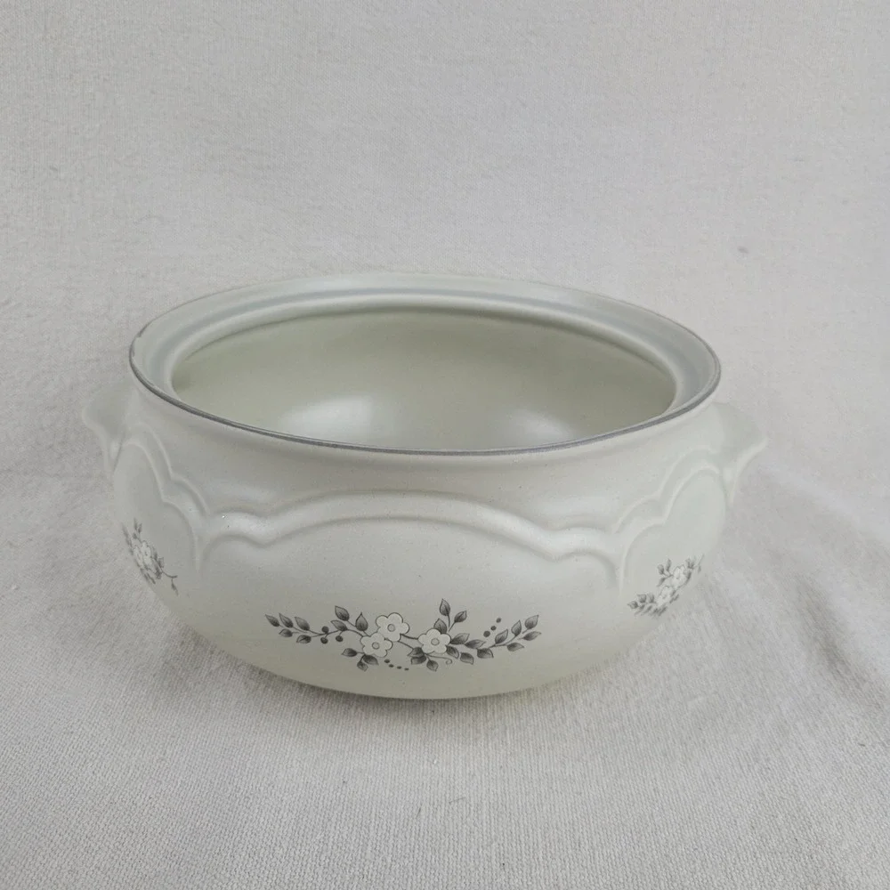 Pfaltzgraff Heirloom 2 Qt Round Casserole Dish 315 Gray Floral Stoneware‎ USA